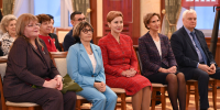 Ростислав Гольдштейн наградил учителей, ученых и медиков Коми - Bnkomi.Ru